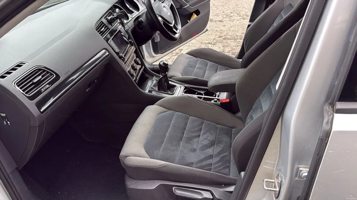 Volkswagen Golf 2014 - Image 2