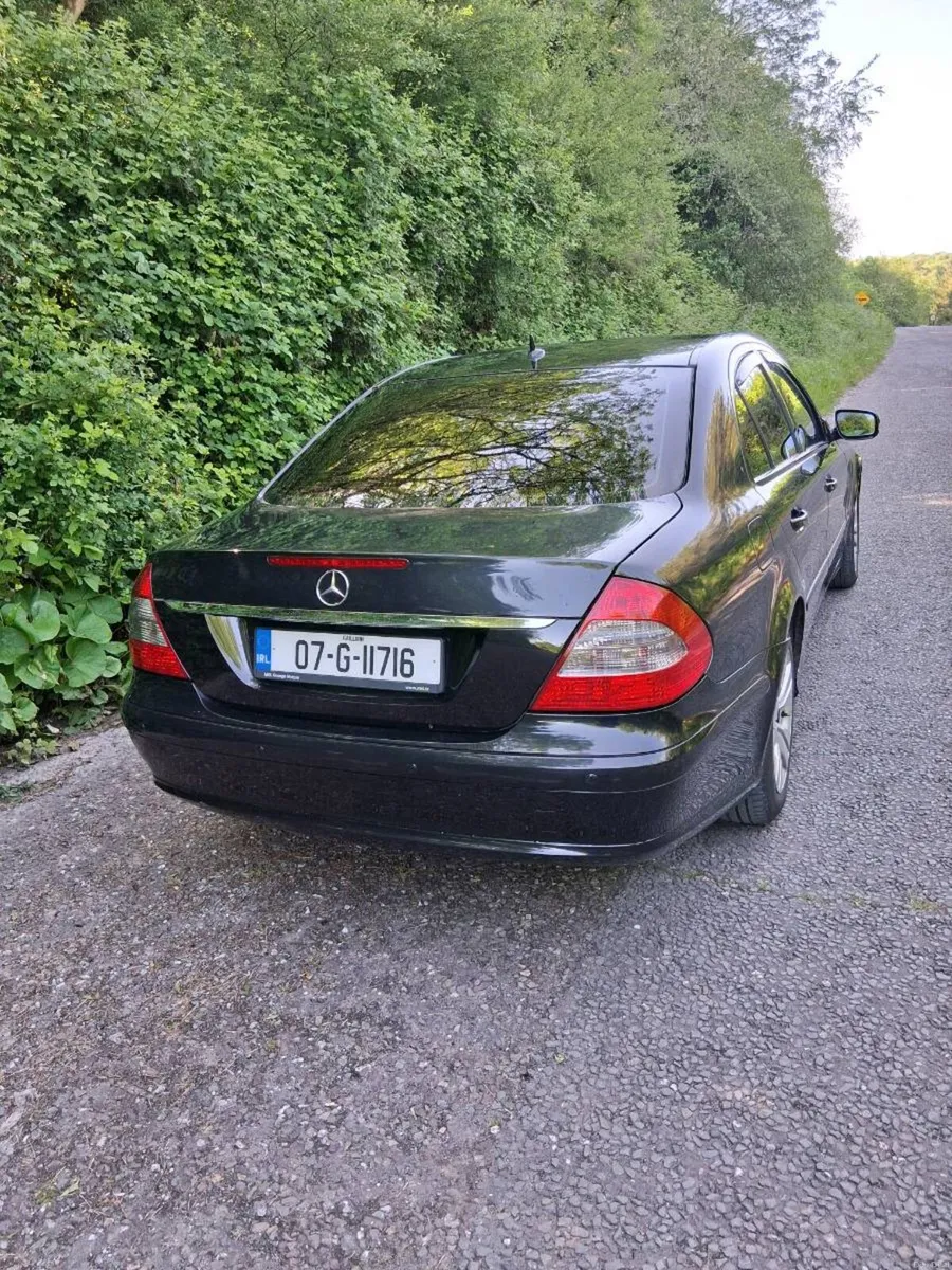 Mercedes - Image 2