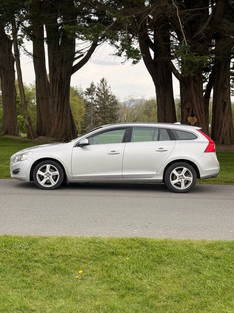 Volvo V60 NCT/TAX - Image 2