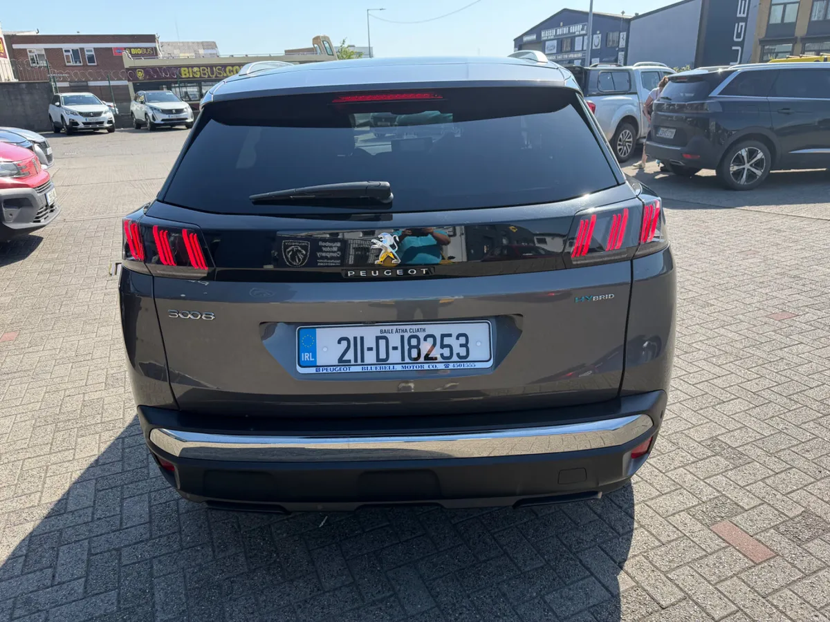 2021 Peugeot 3008 Allure PHEV - Image 6