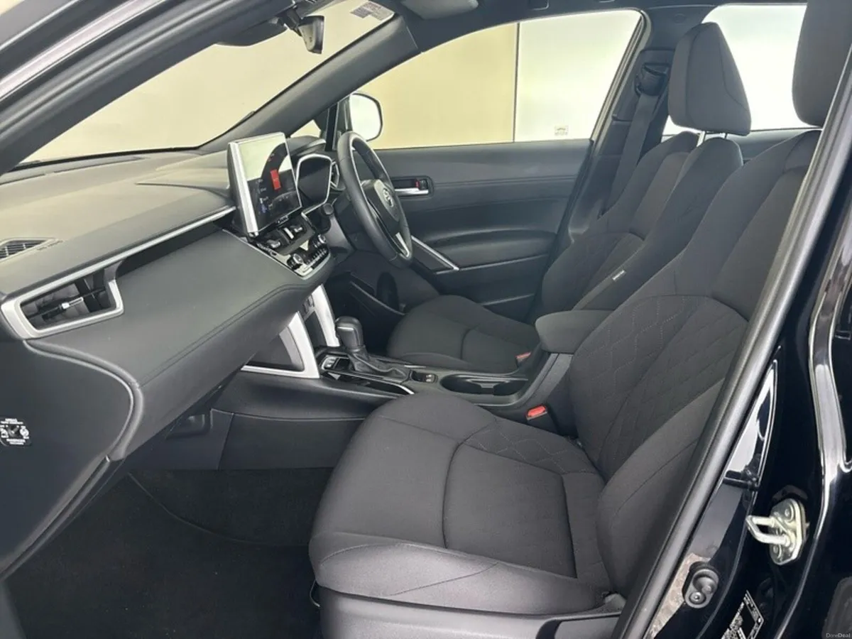 Toyota Corolla Cross HYBRID LUNA - Image 6