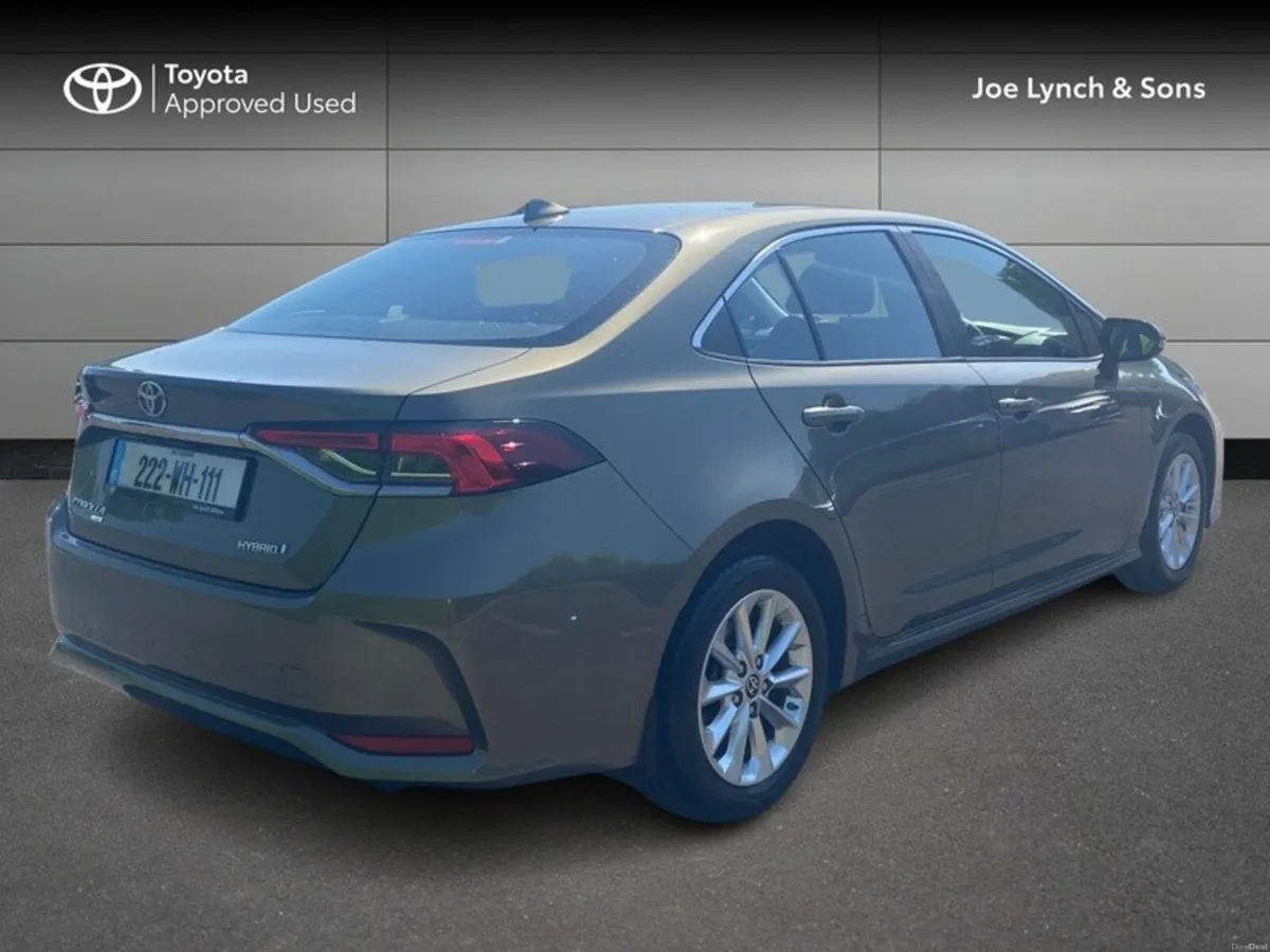 Toyota Corolla COROLLA HYBRID SALOON LUNA - Image 2