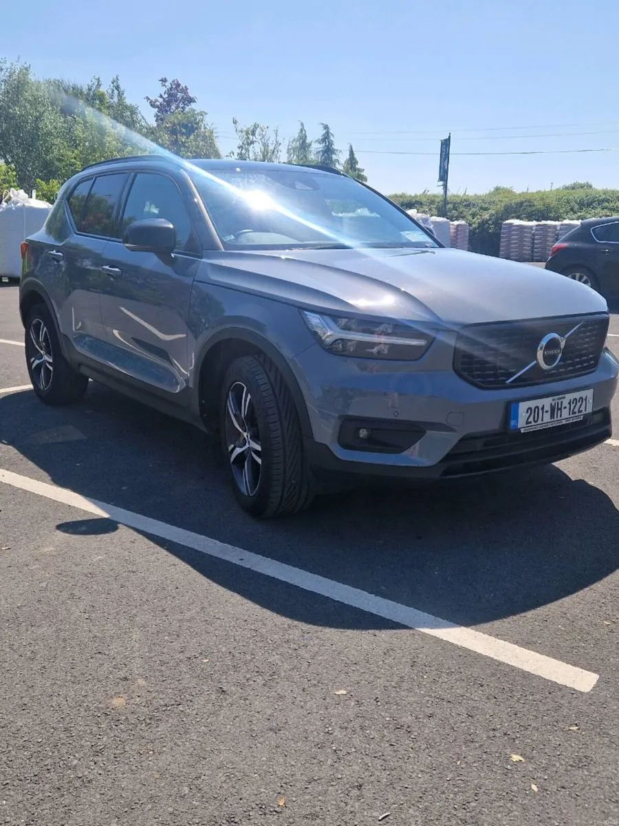 VOLVO XC40 AUTOMATIC DIESEL - Image 3