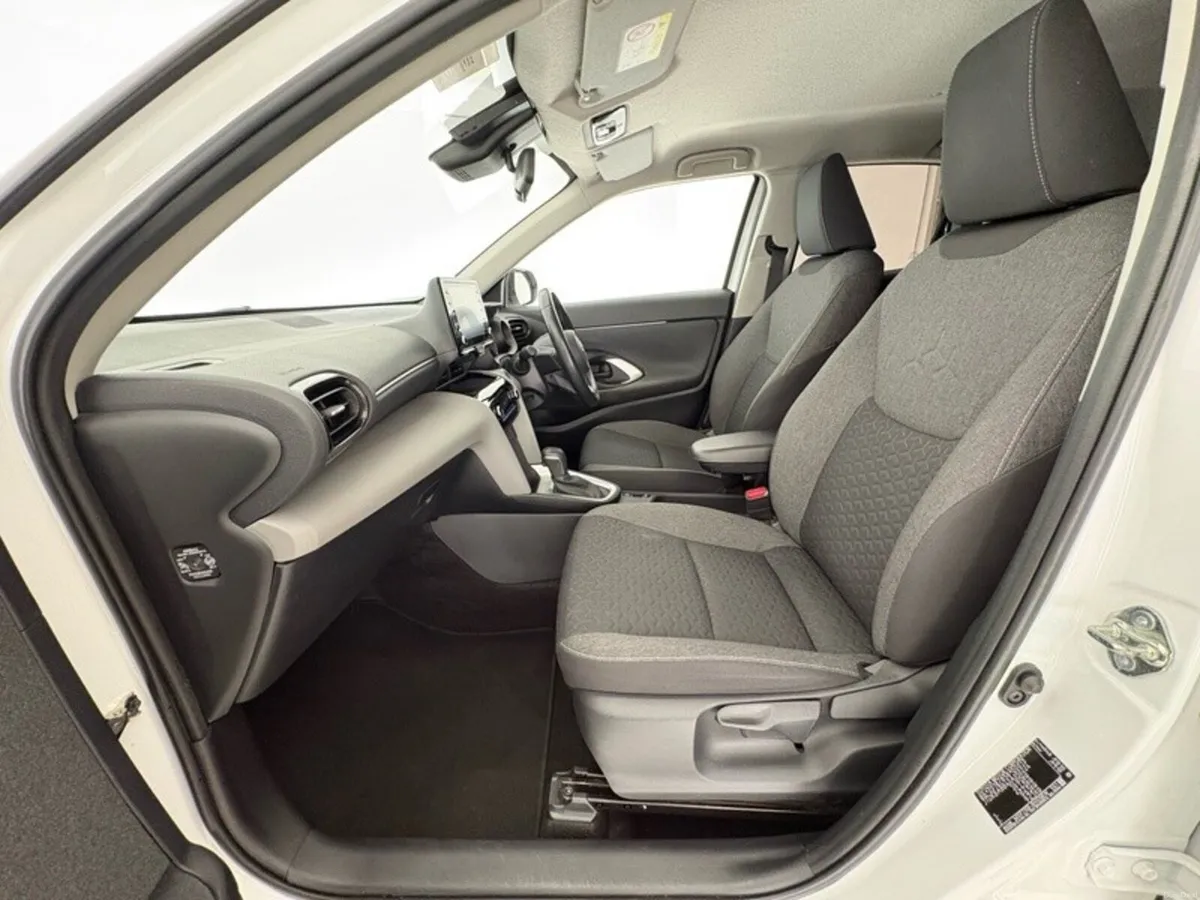 Toyota Yaris Cross Luna Hybrid - Image 6