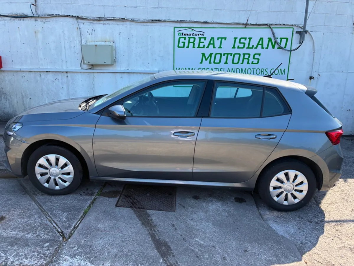 Skoda Fabia ACTIVE 1.0 MPI 65HP 5DR - Image 6