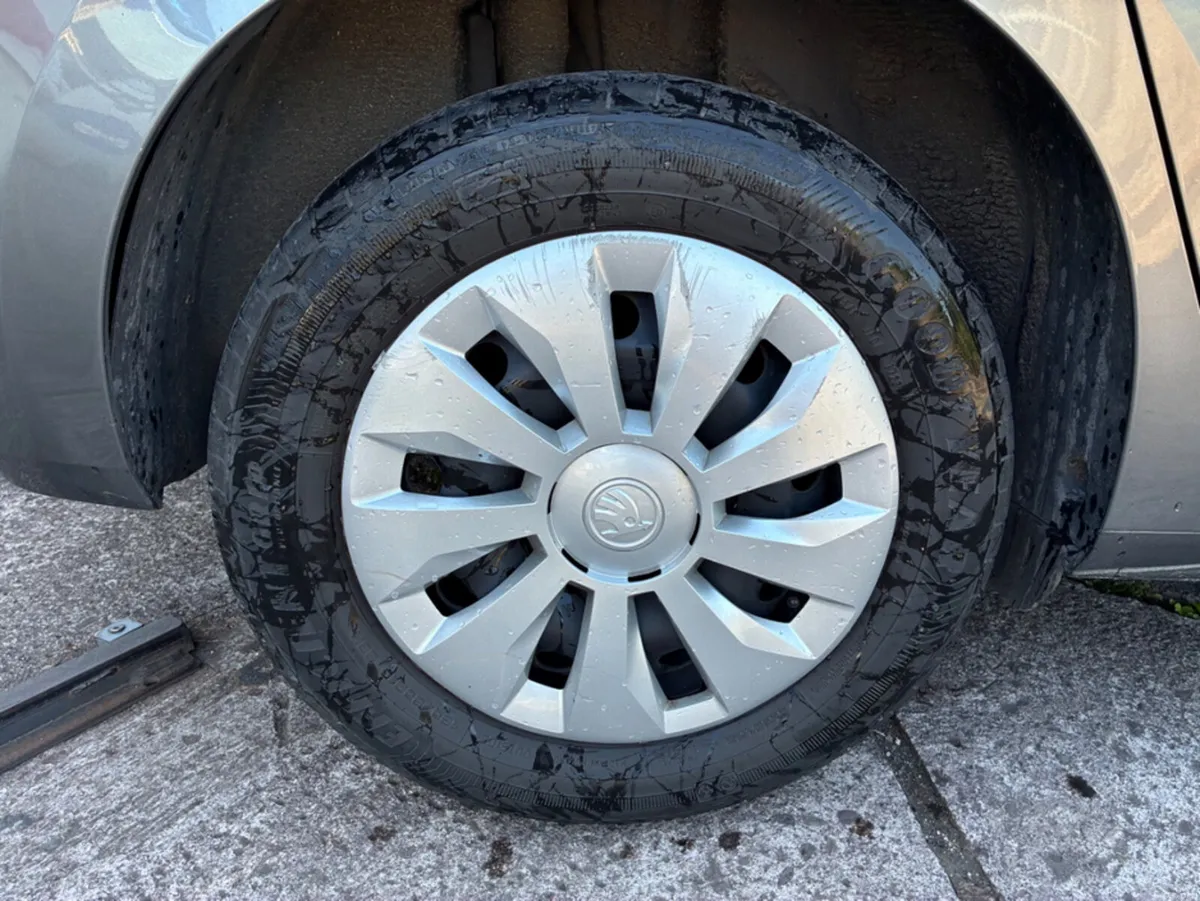 Skoda Fabia ACTIVE 1.0 MPI 65HP 5DR - Image 3