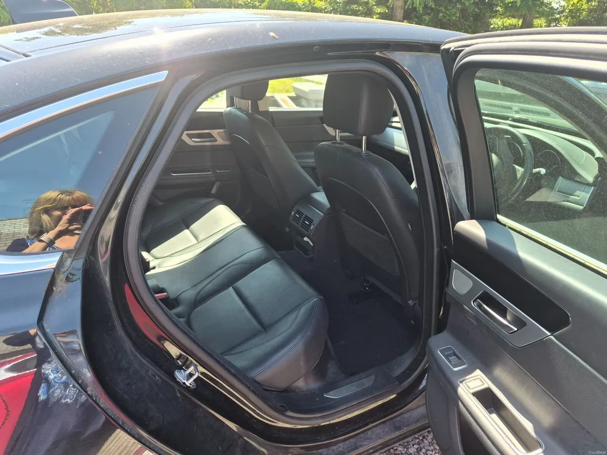 Jaguar XF 2017 - Image 4