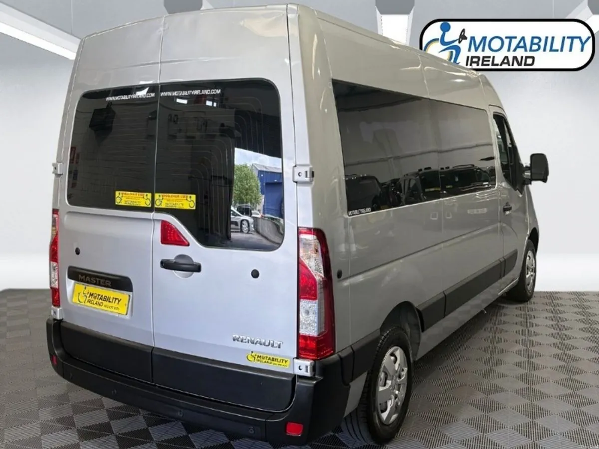 Renault Master Wheelchair Accessible - Image 2