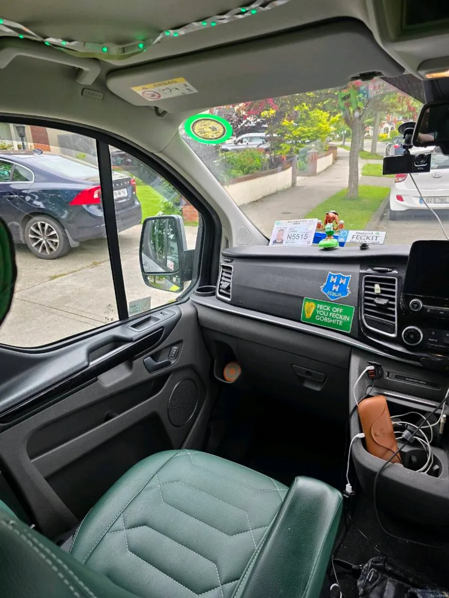 Taxi - Image 2
