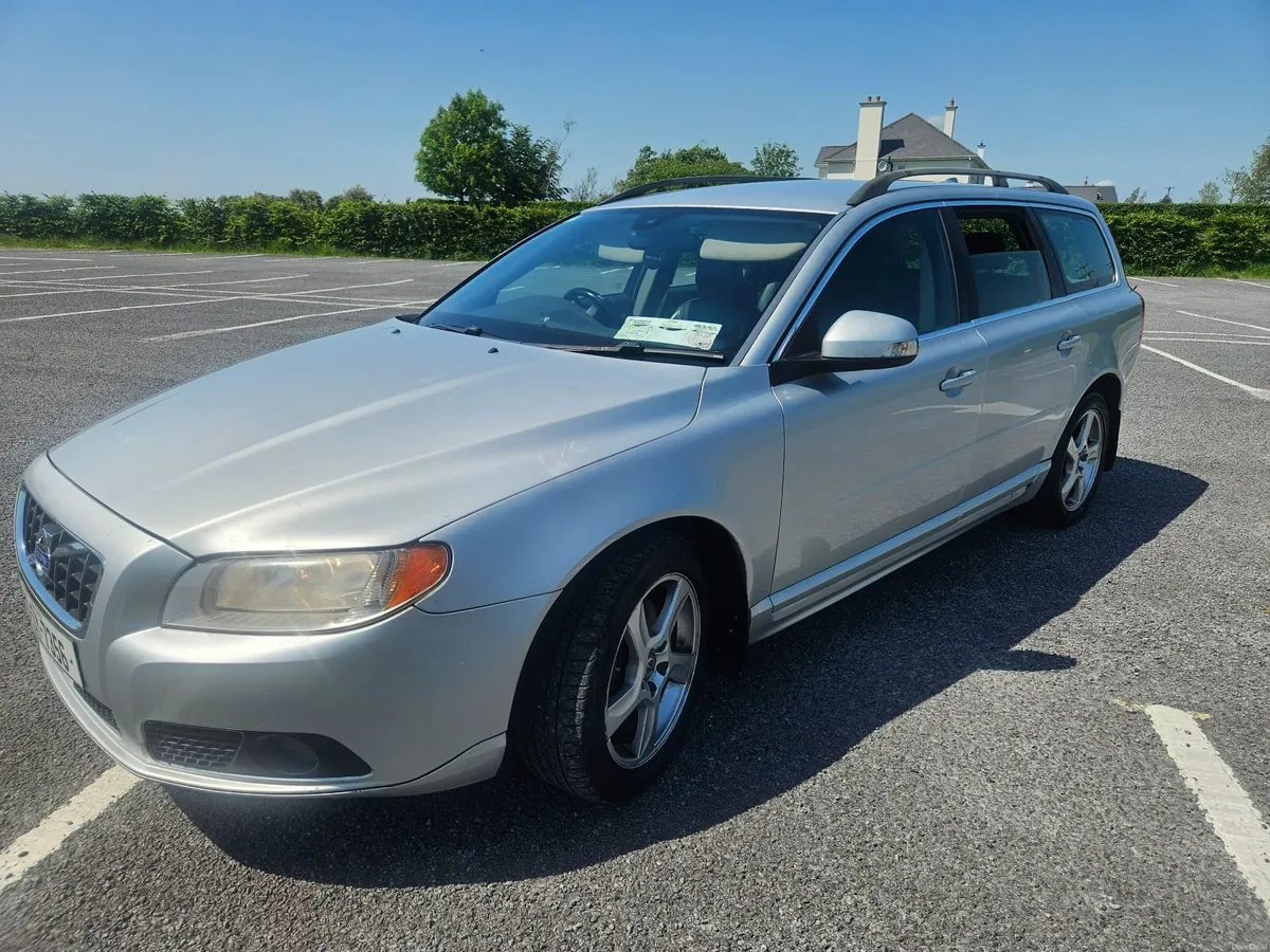 Volvo V70 2010 new nct 04/27 tax 07/26 - Image 5