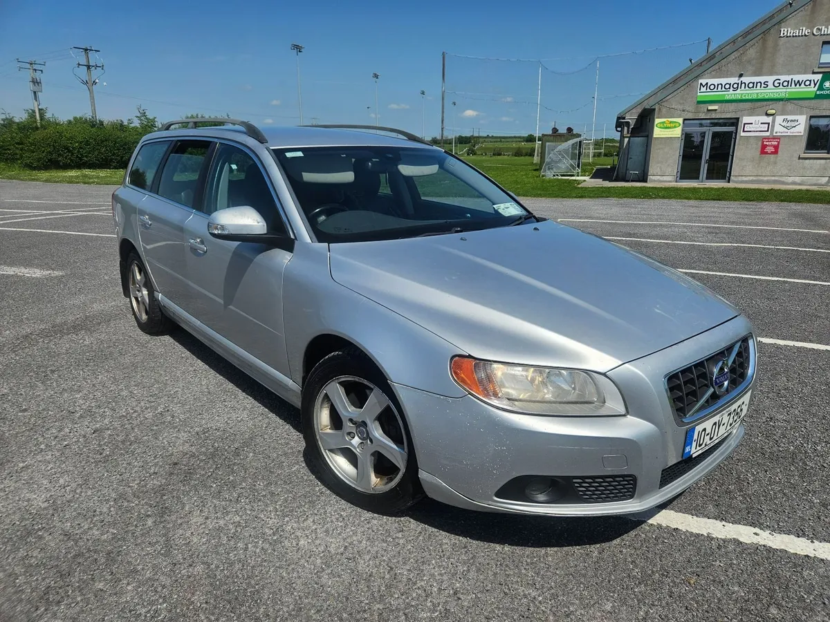 Volvo V70 2010 new nct 04/27 tax 07/26 - Image 1