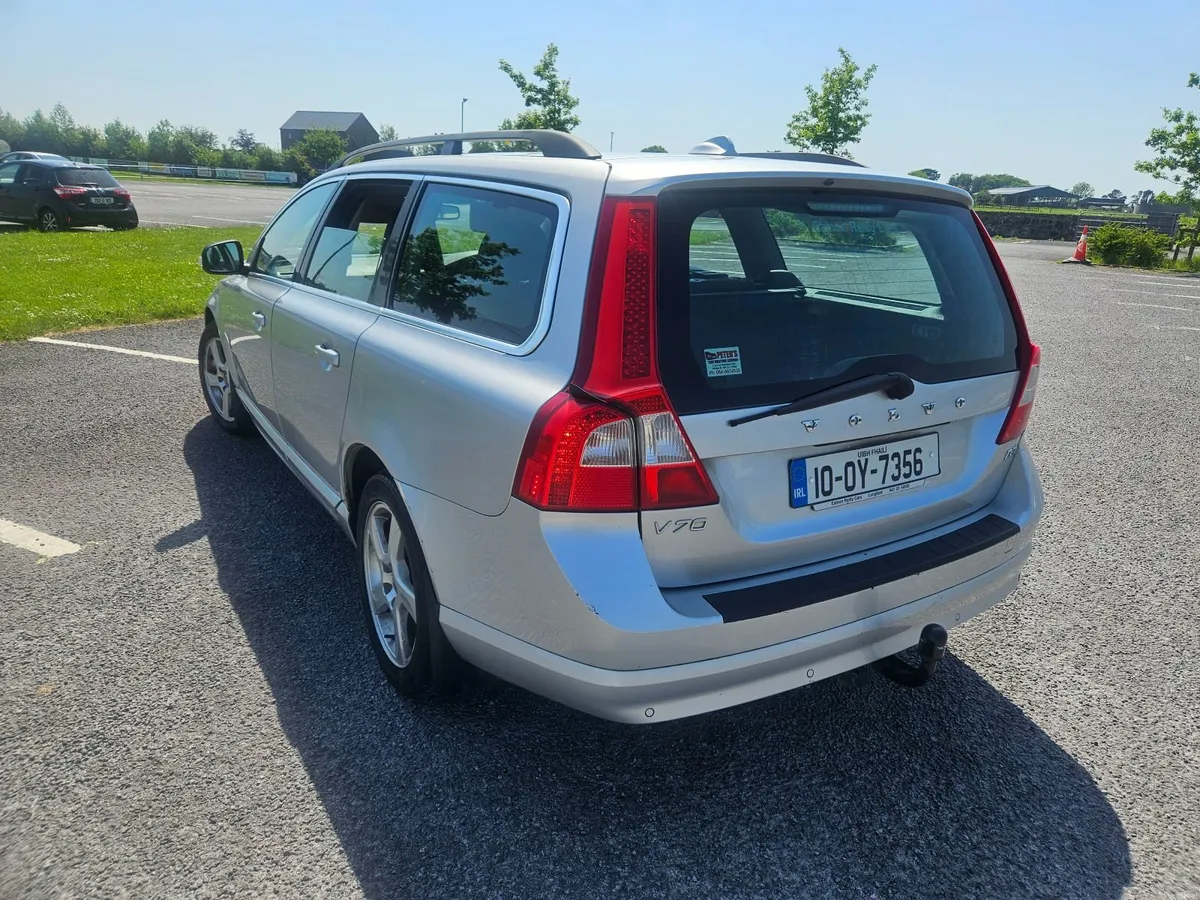 Volvo V70 2010 new nct 04/27 tax 07/26 - Image 6