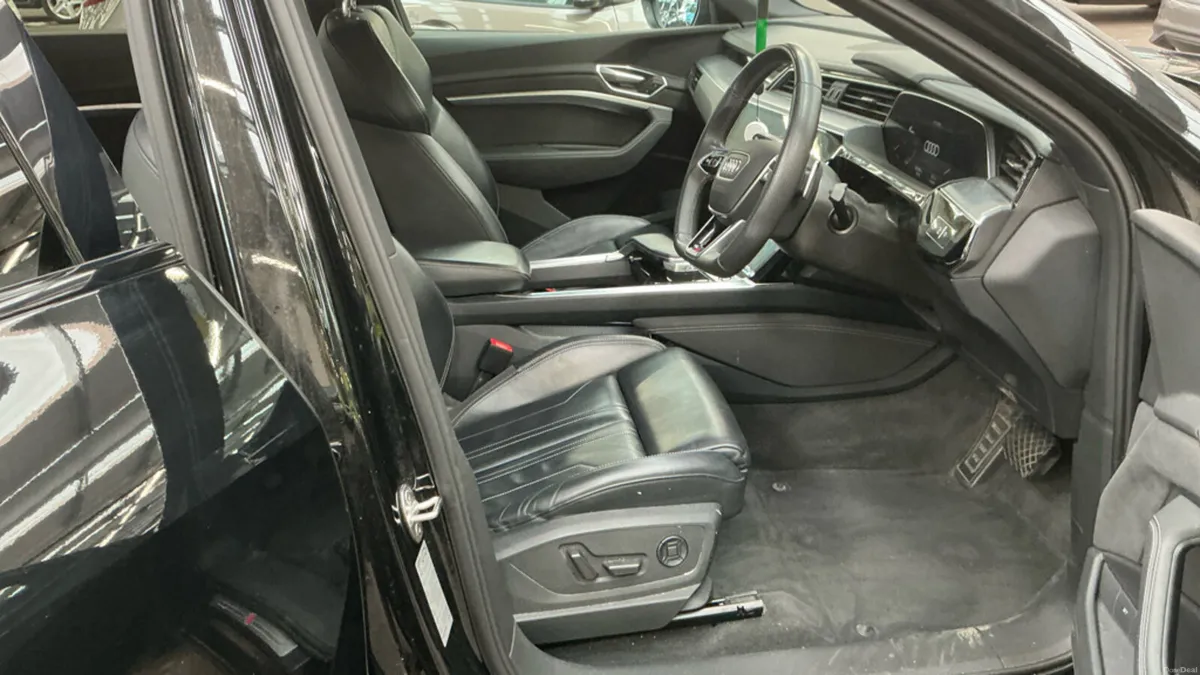 AUDI E- TRON BLACK EDITION 55 95KwH BATTERY - Image 2