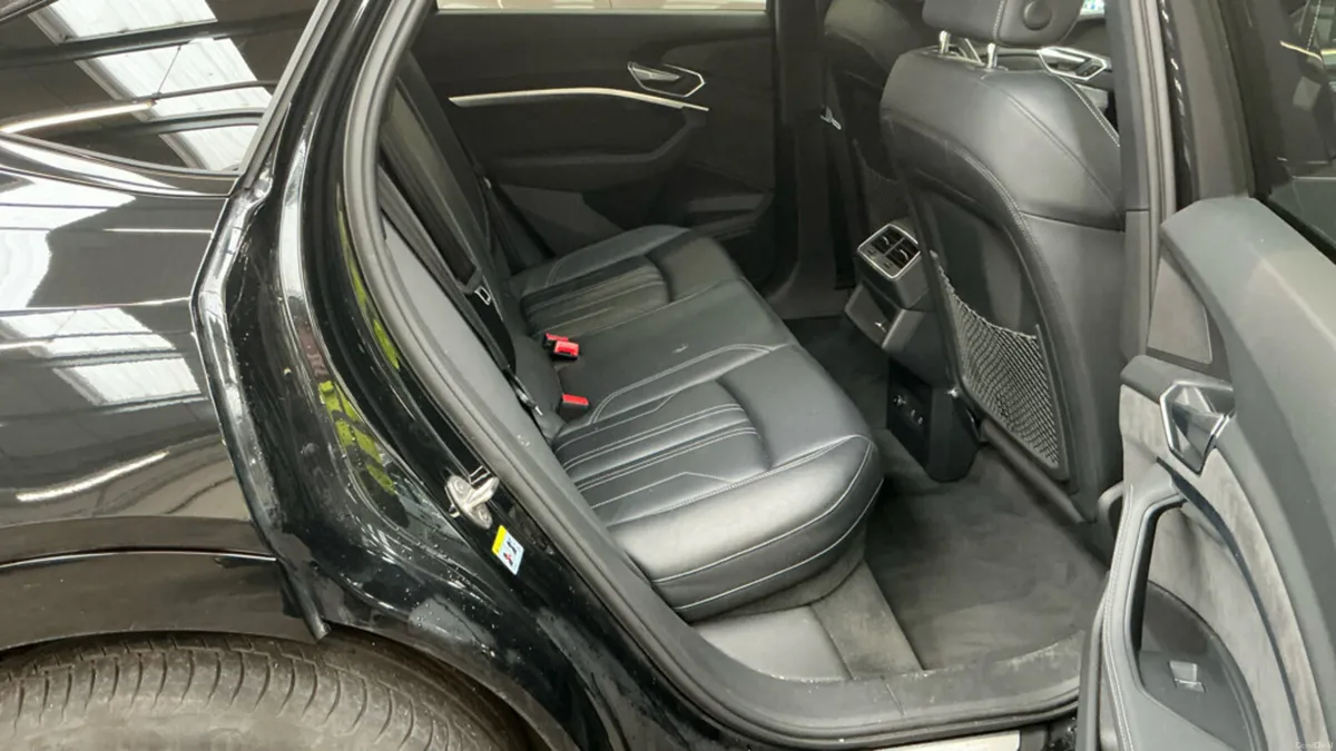 AUDI E- TRON BLACK EDITION 55 95KwH BATTERY - Image 4