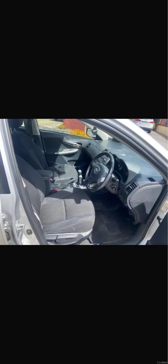 Toyota Corolla - Image 4