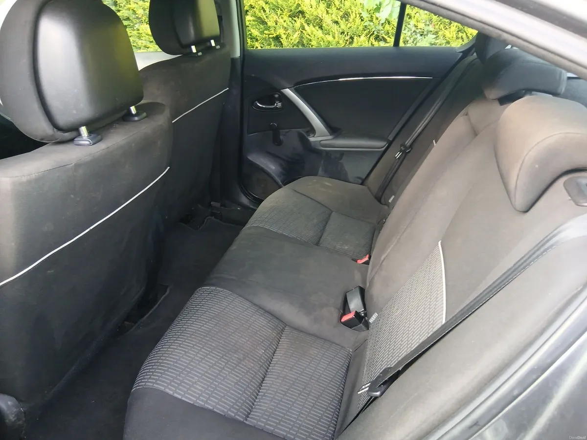 Toyota Avensis 2012 - Image 4