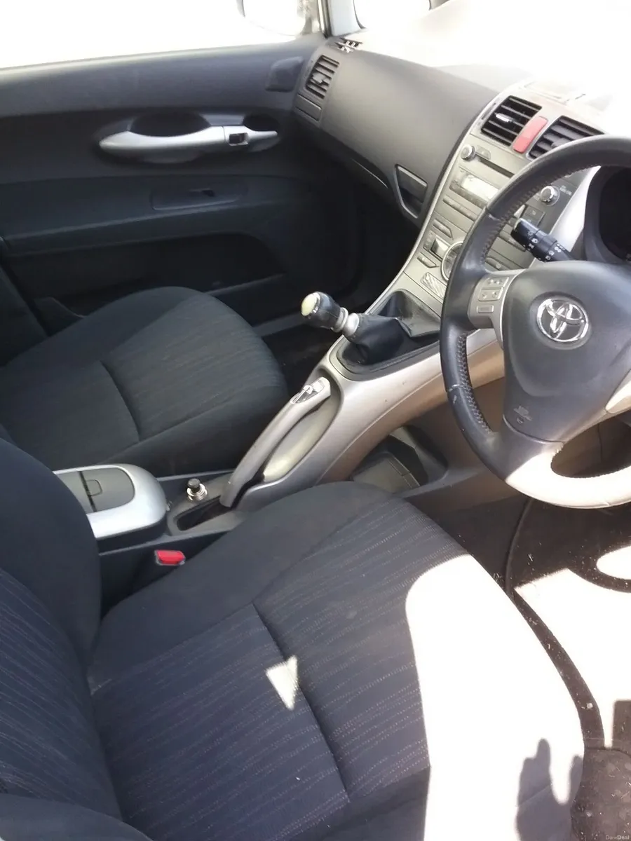 Toyota Auris 2009 - Image 4