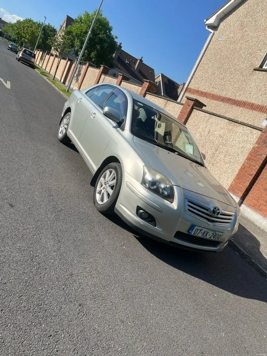 2007 Toyota Avensis Luna - Image 1