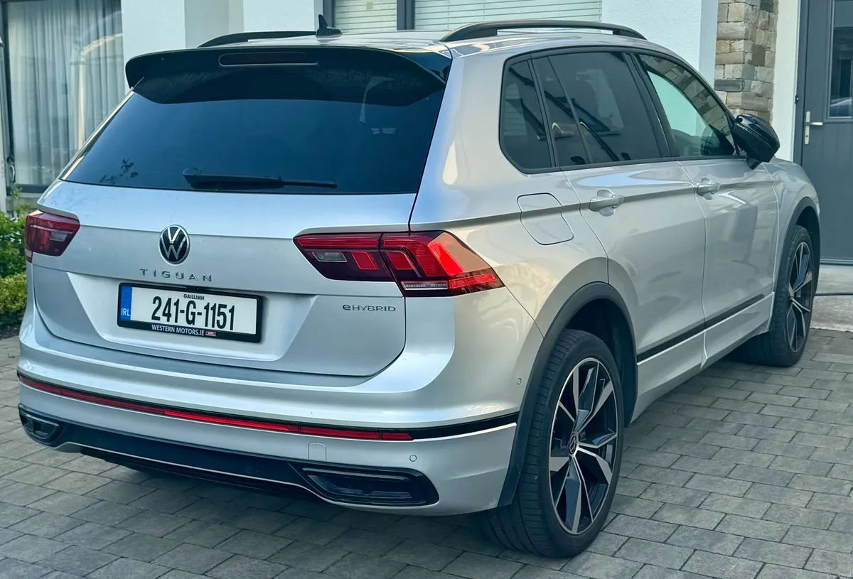 Volkswagen Tiguan R-Line Plug-In Hybrid - Image 4