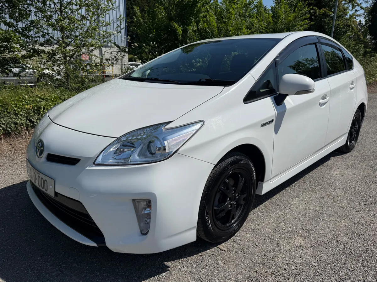 Toyota Prius low milege!!! - Image 2