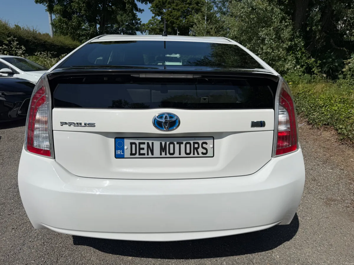 Toyota Prius low milege!!! - Image 5