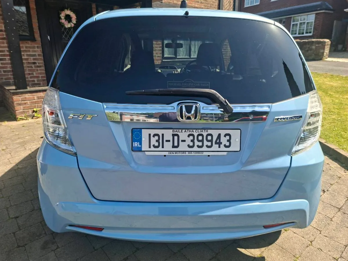 HODA FIT 1.3 HYBRID AUTOMATIC 2013 TOTALLY  MINT - Image 4