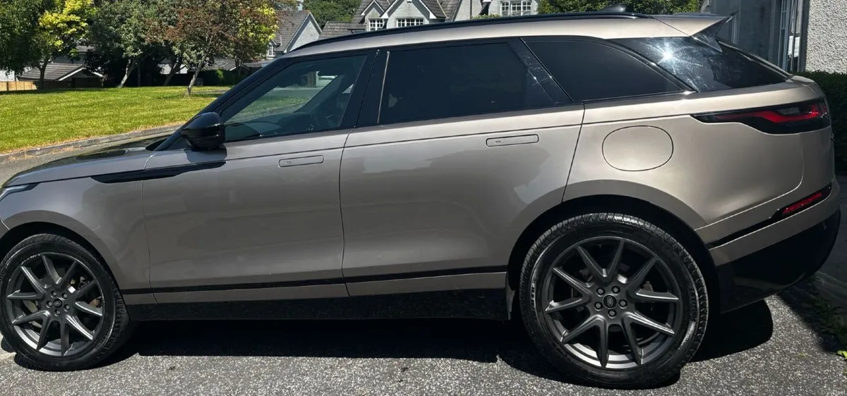 2022 Range Rover Velar P400e Auto - Image 4