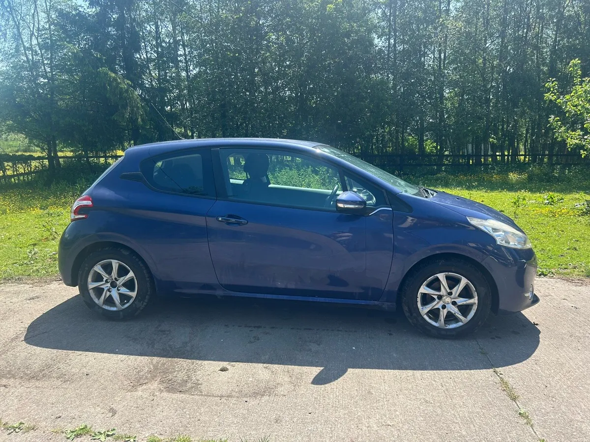 Peugeot 208 - Open to offers - Image 5