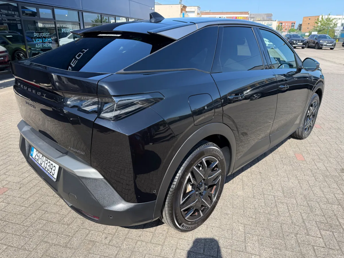 2025 Peugeot 3008 GT hybrid - Image 4