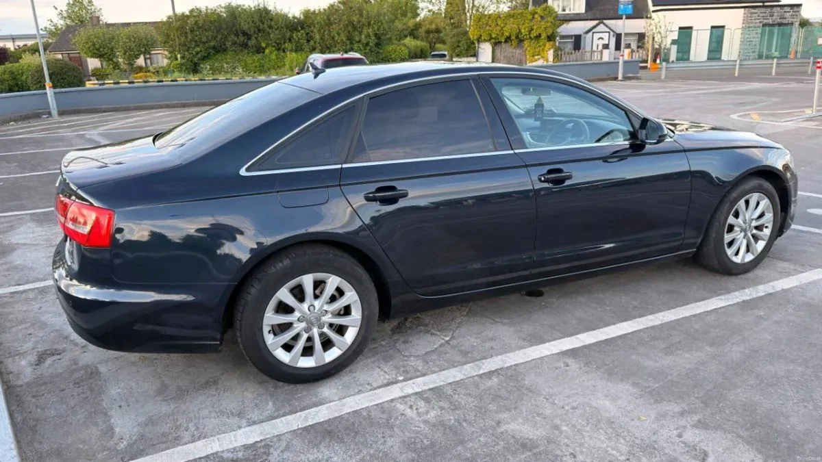 Car - Image 4