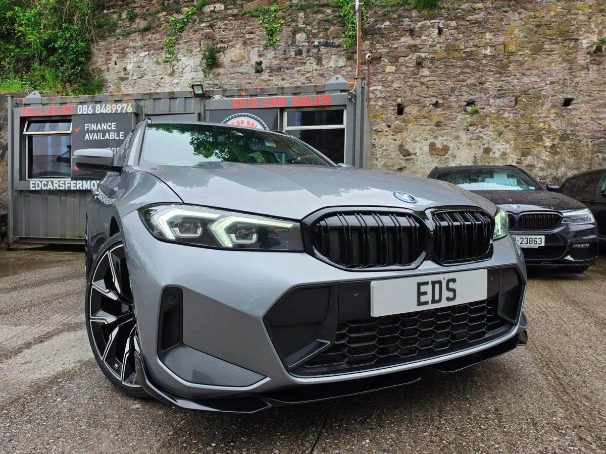 BMW 330E Touring Face Lift 2023 - Image 2