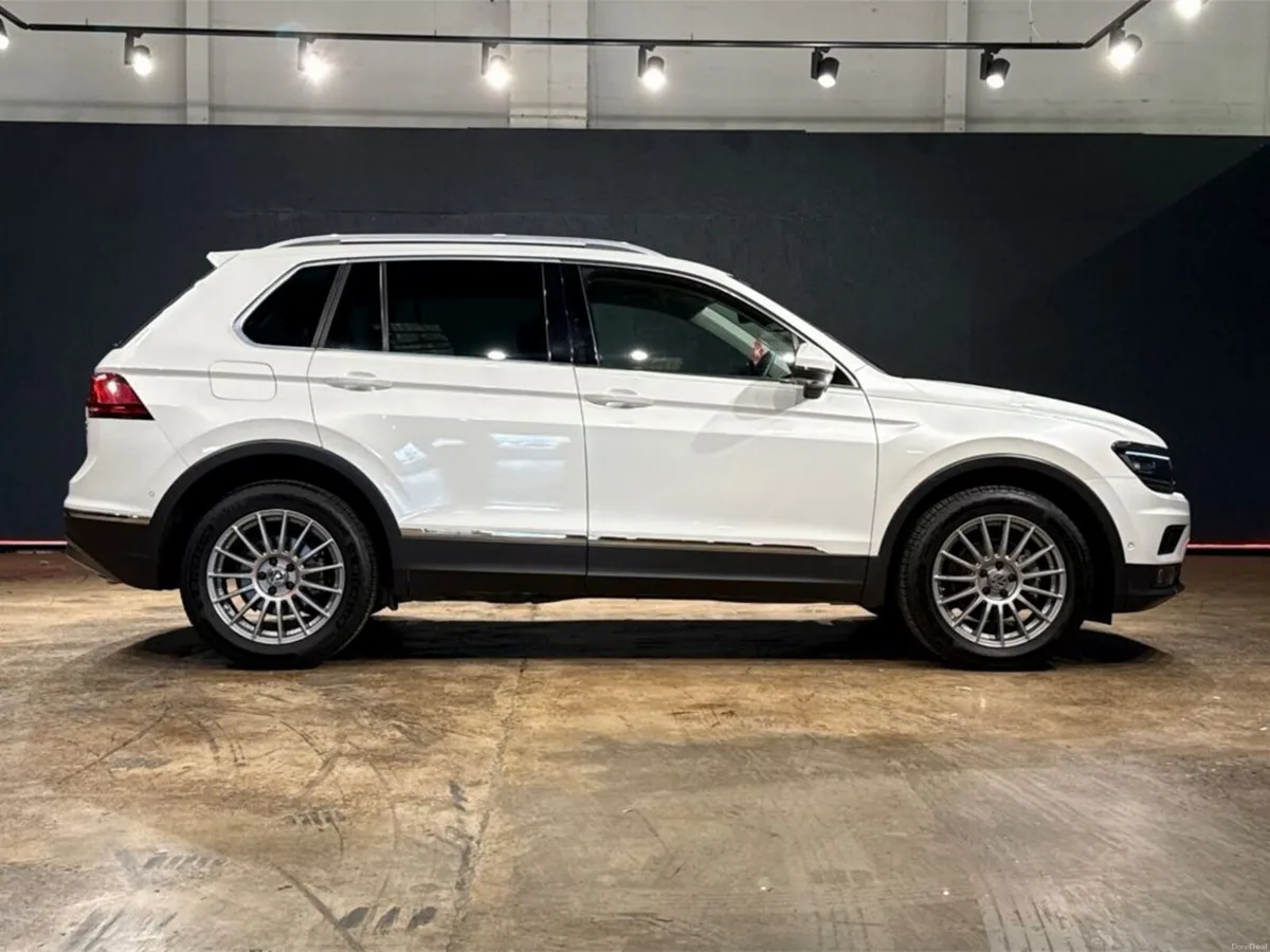 Volkswagen Tiguan 2.0 AUTOMATIC TDI 4MOTION - AFTE - Image 3