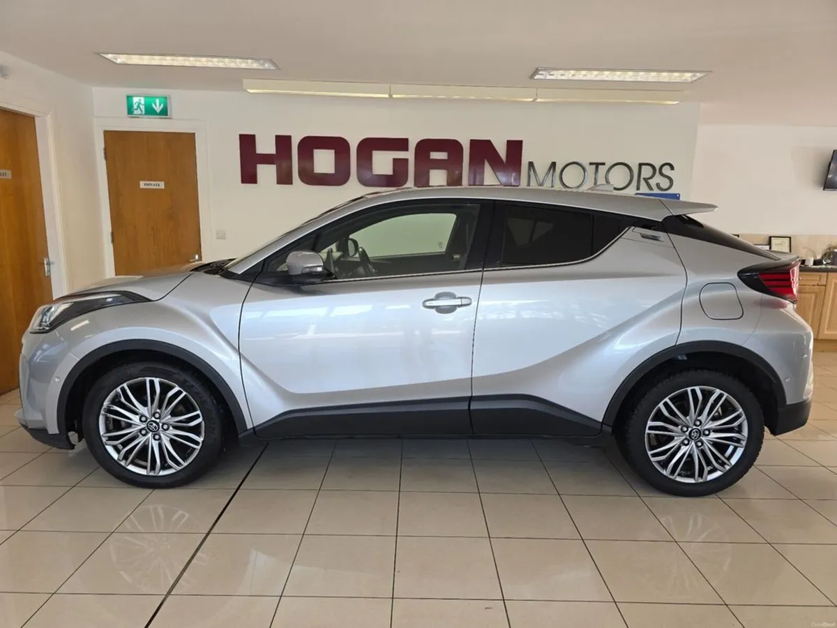 Toyota C-HR Hybrid SOL Automatic * Best Spec * - Image 4