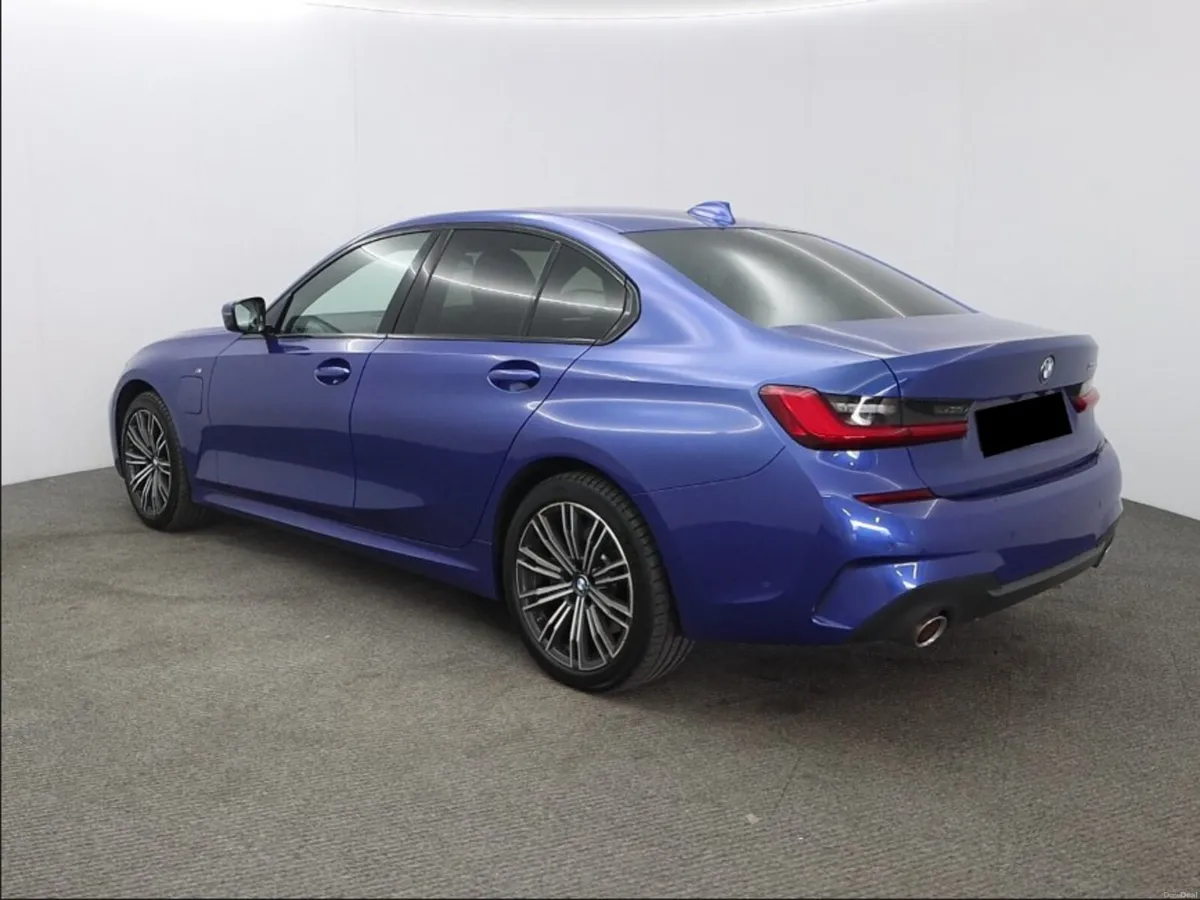 BMW 330e M SPORT AUTO TECH PACK - Image 3