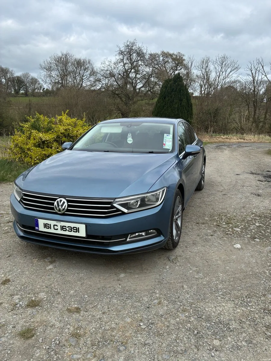 Volkswagen Passat 2016 - Image 2