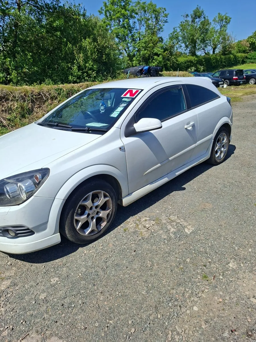 Opel Astra 2008 - Image 1