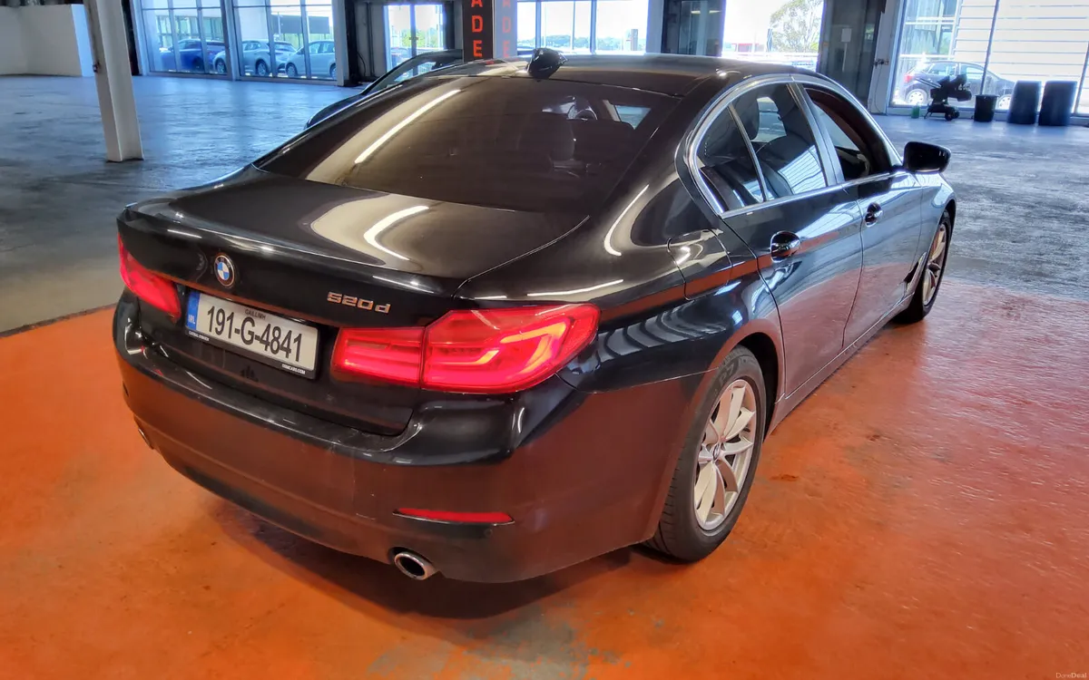 BMW 5-Series 2019 - Image 4