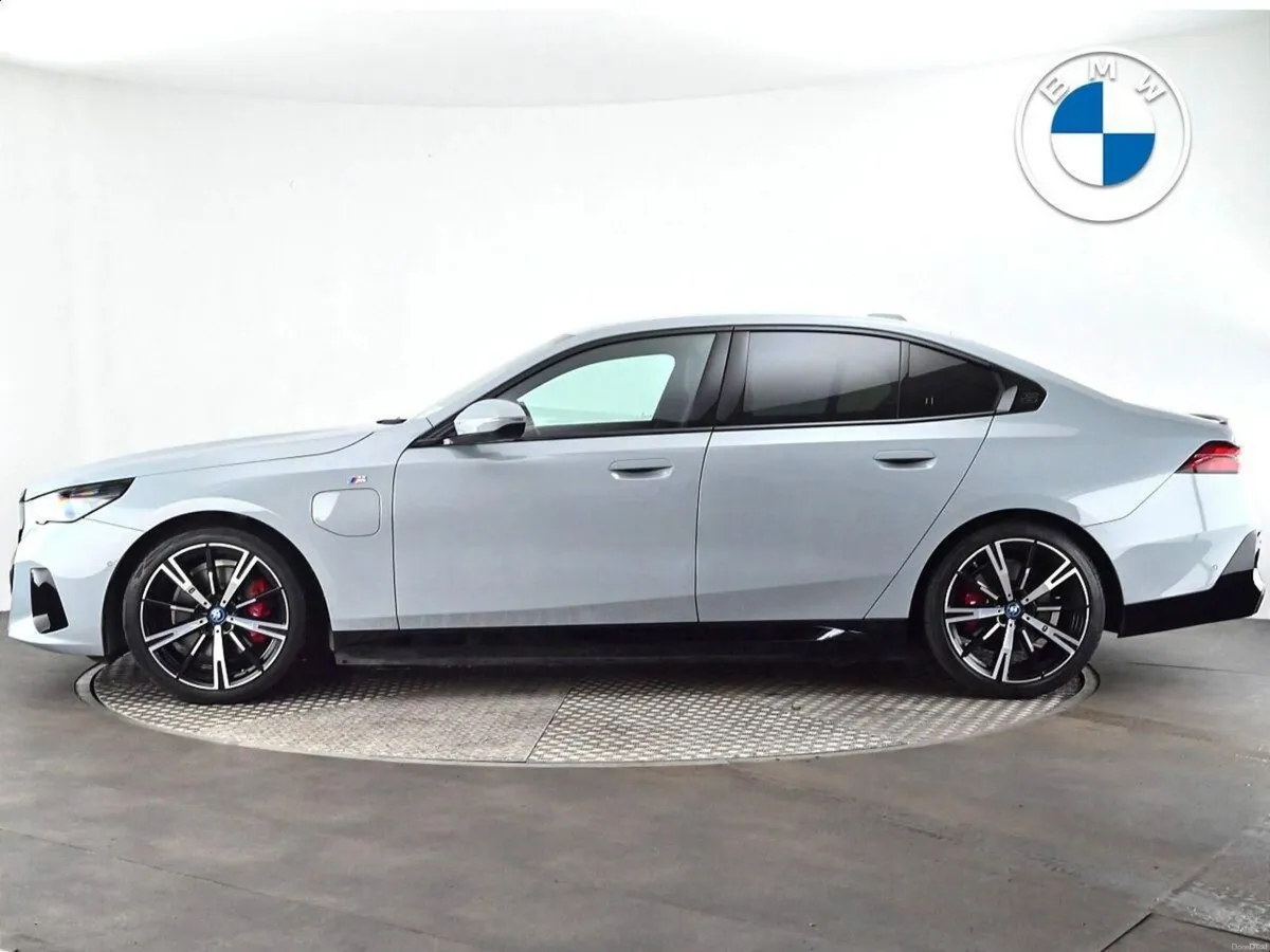 BMW 5-Series 530e M Sport Pro Saloon - Image 3