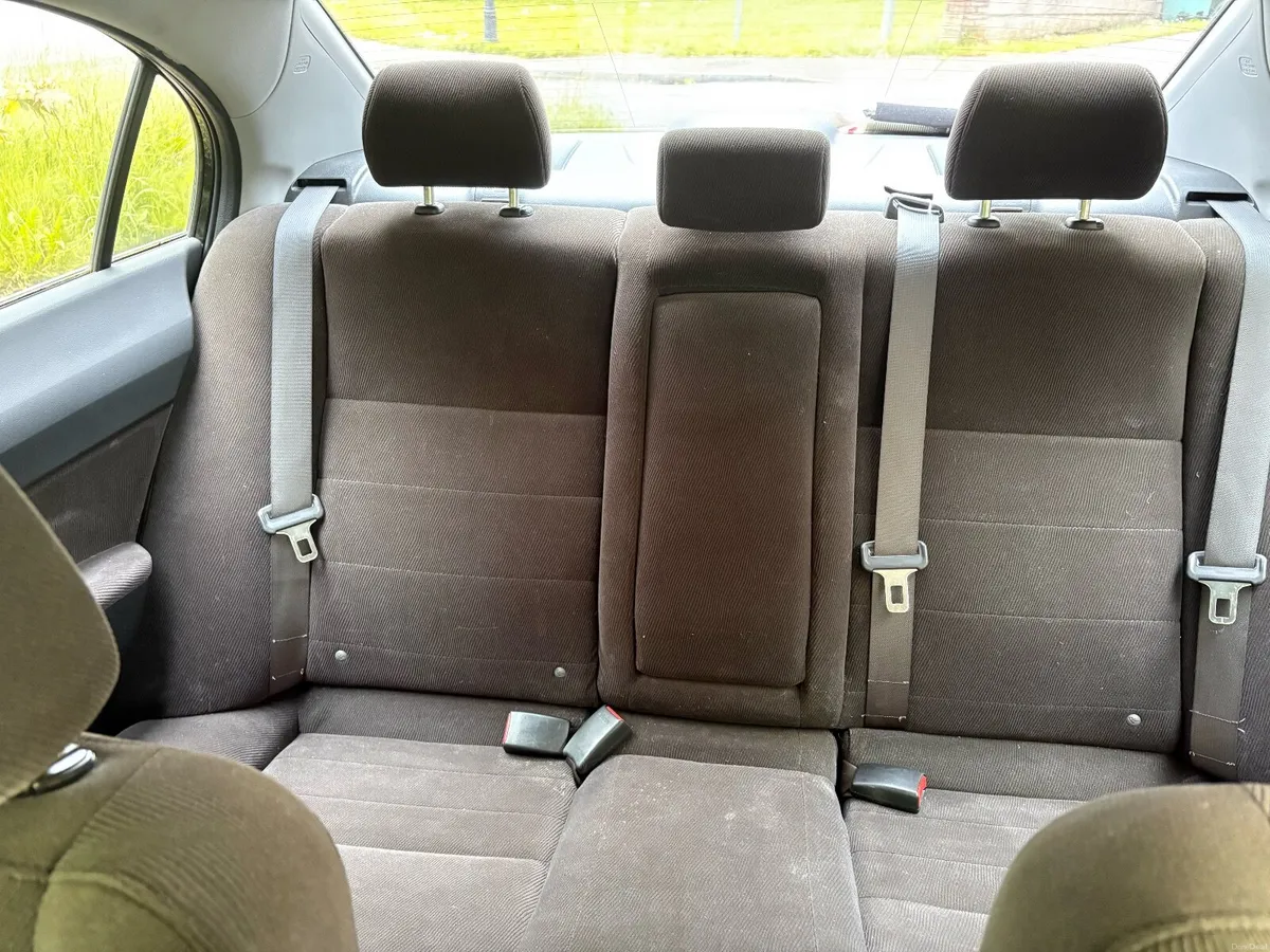 Honda Civic 2006 - Image 2