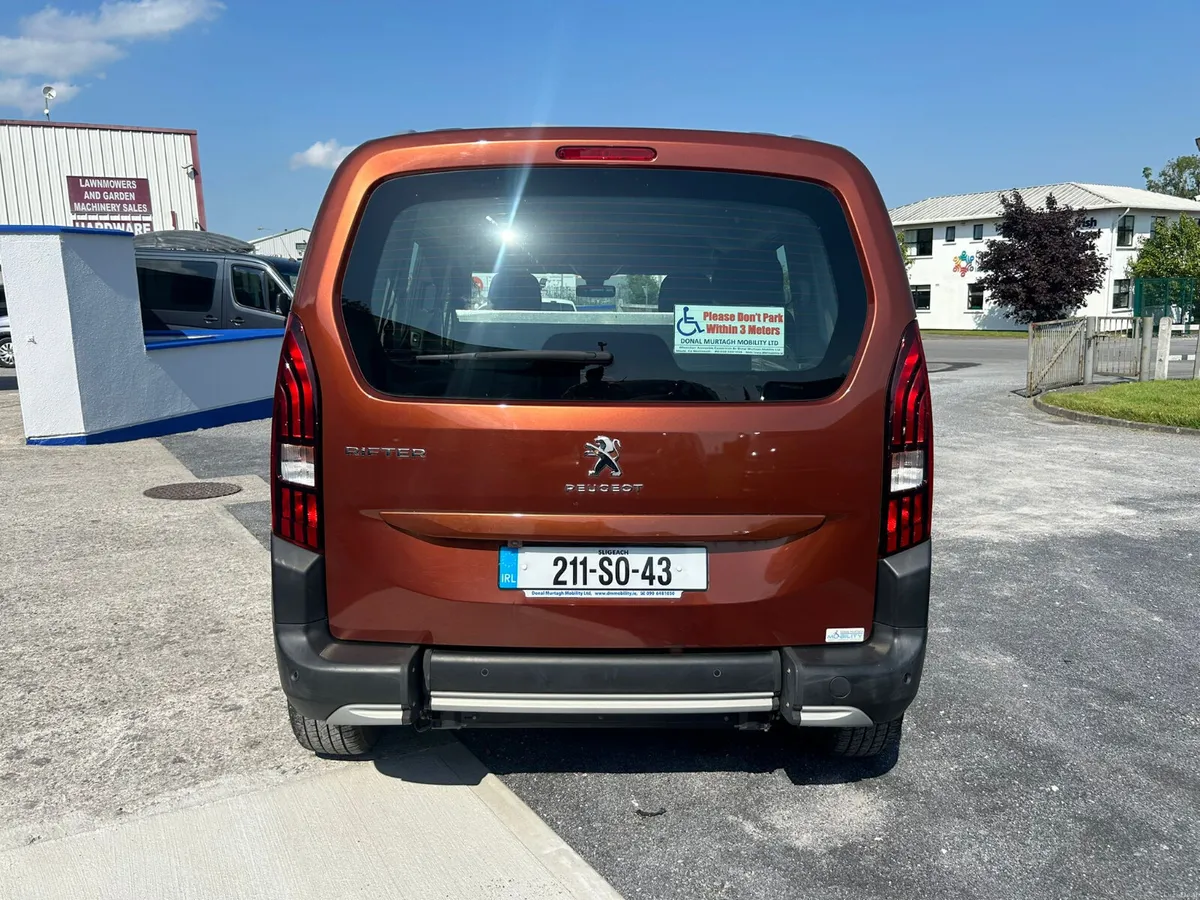 Wheelchair Car - Image 6