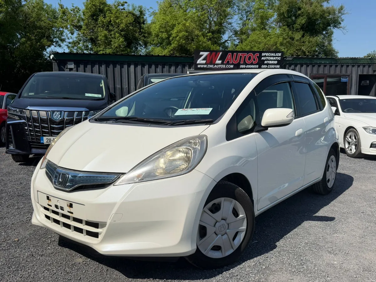 11 HONDA FIT HYBRID - Image 1