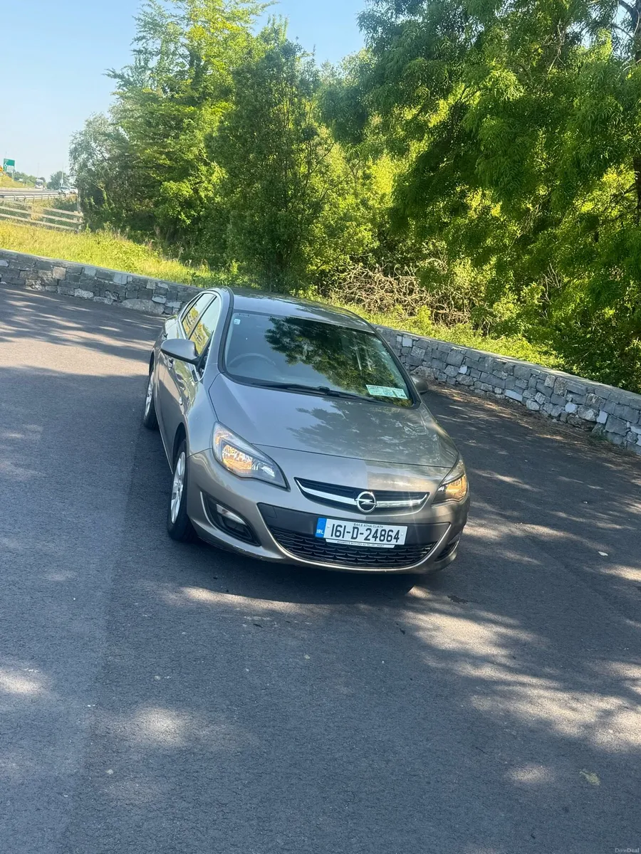 Opel Astra Saloon 1.6 - Image 4