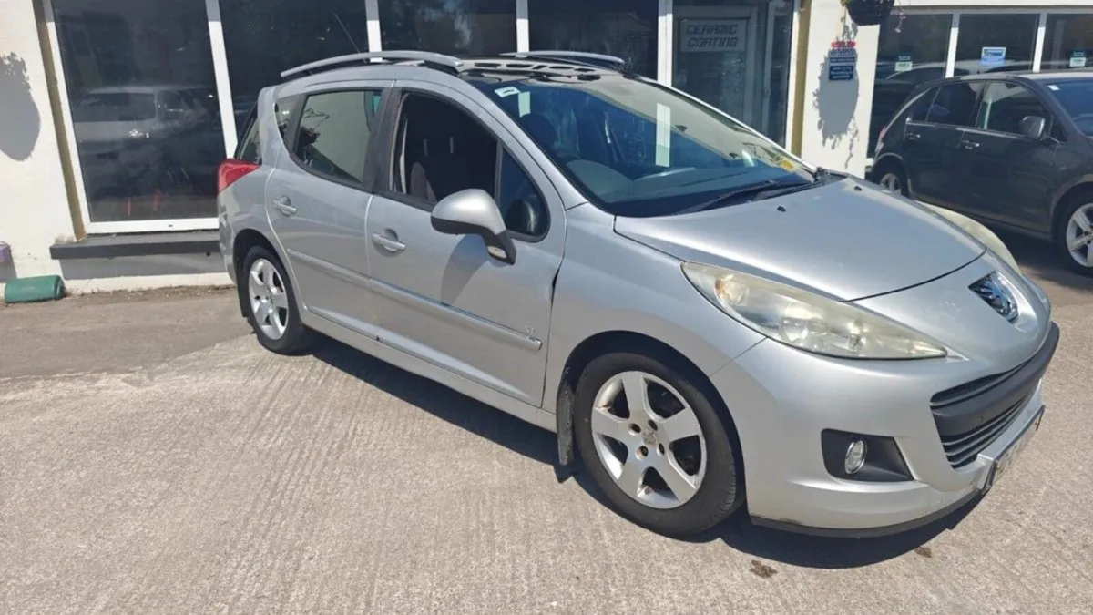 Peugeot 207 1.6 HDI 92 bhp SE+ SW - Image 2
