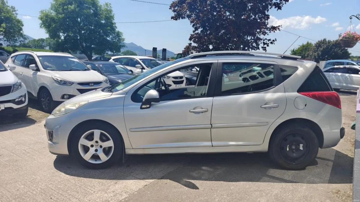 Peugeot 207 1.6 HDI 92 bhp SE+ SW - Image 4