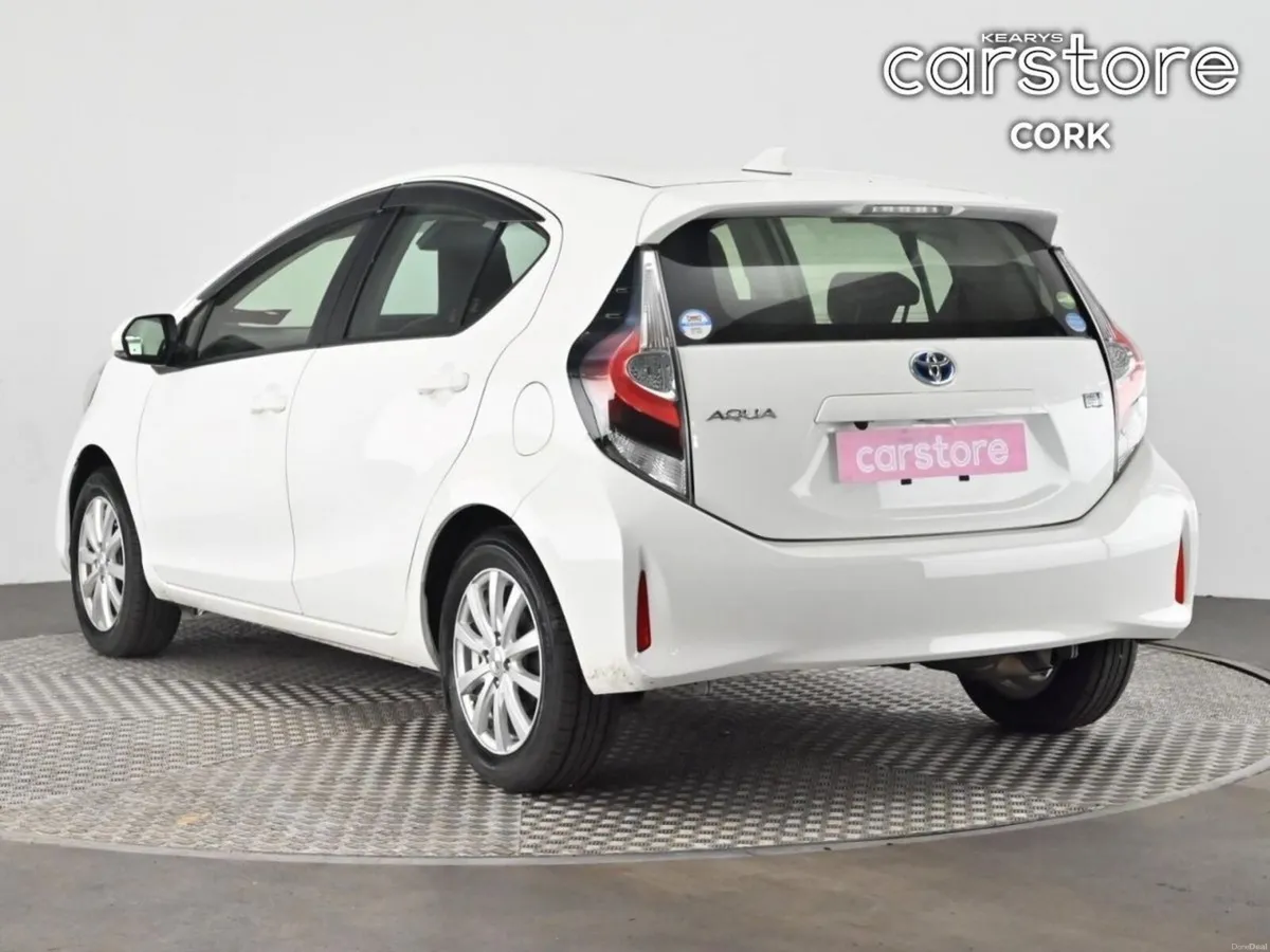 Toyota Aqua 1.5 Hybrid - Image 3