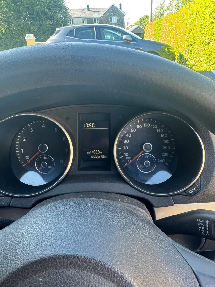 Car - Image 3