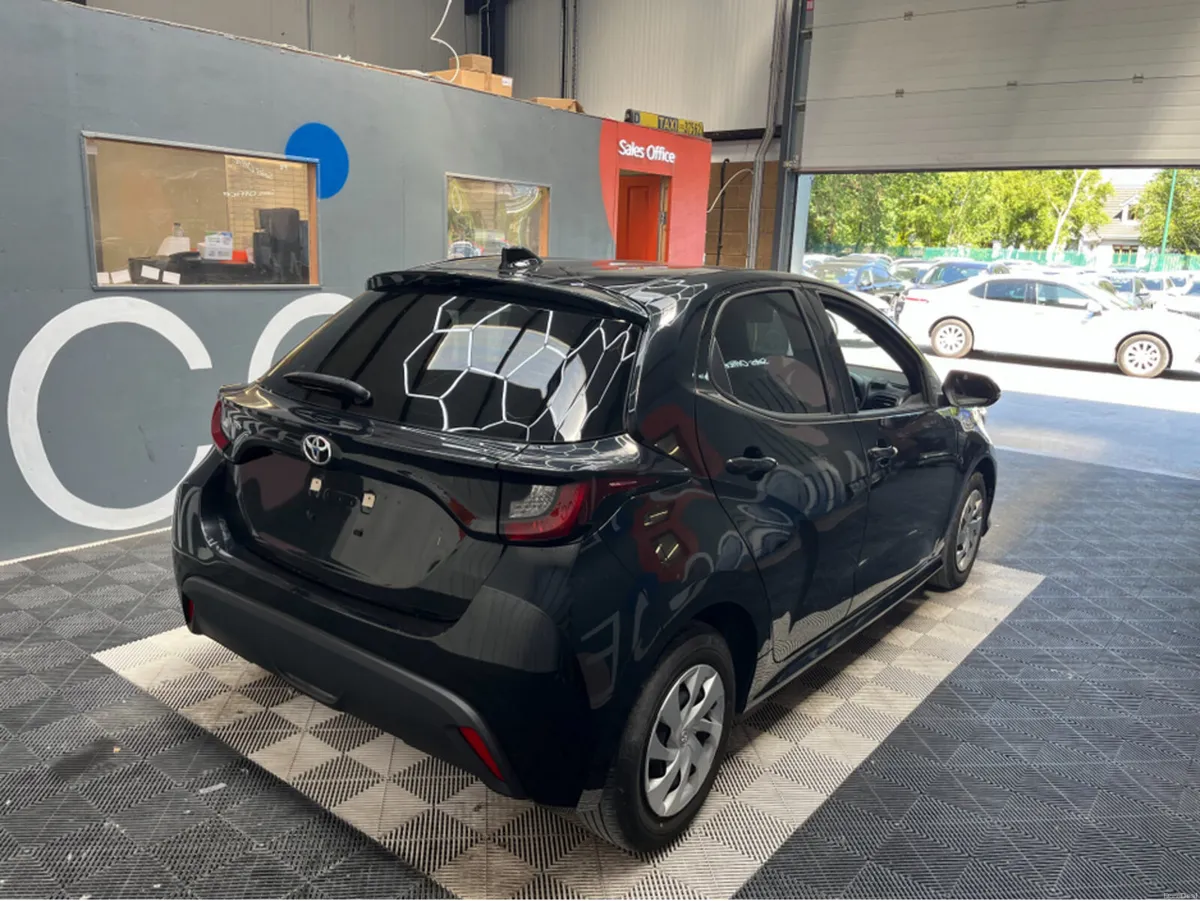 Toyota Yaris 2021 TOYOTA YARIS X 1.0 AUTOMATIC / R - Image 2