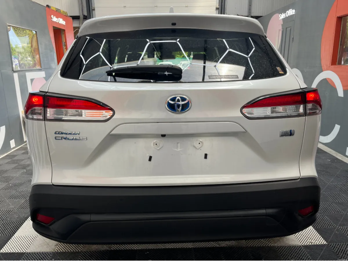 Toyota Corolla Cross 2023 TOYOTA COROLLA CROSS HYB - Image 3
