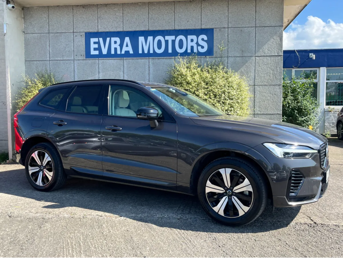 Volvo XC60 T6 PHEV PLUS DARK AWD AUTOMATIC HYBRID - Image 3
