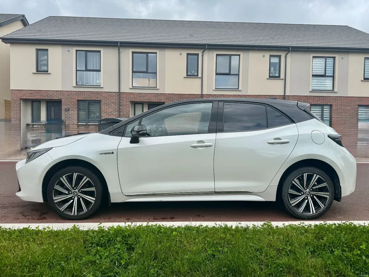 Toyota Corolla Luna Sport 1.8 Hybrid Auto - Image 4